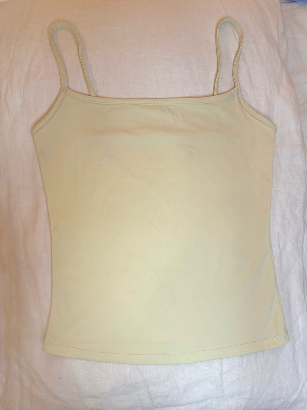 Garage Women’s sleek scoop cami color pale yellow size S